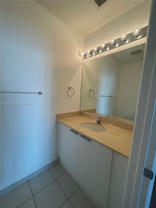 For Sale: $352,000 (2 beds, 1 baths, 1035 Square Feet)