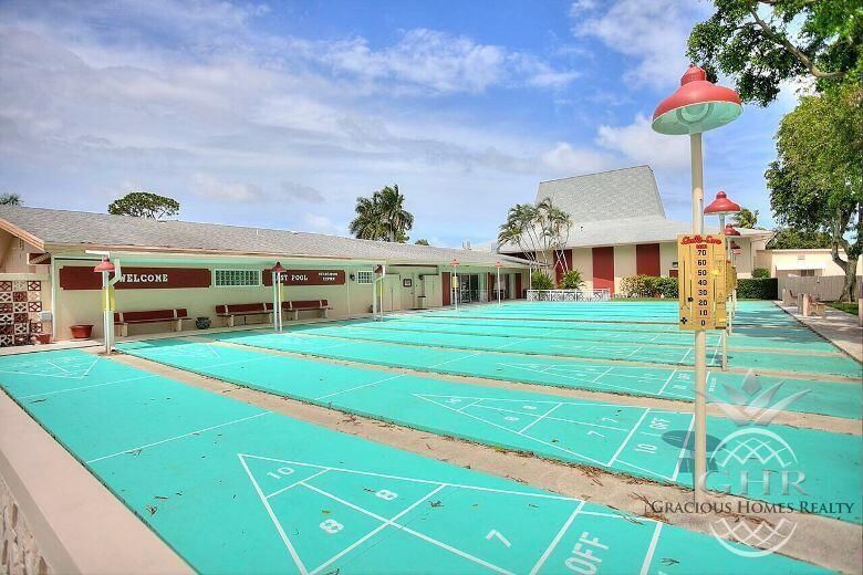 Shuffleboard Courts