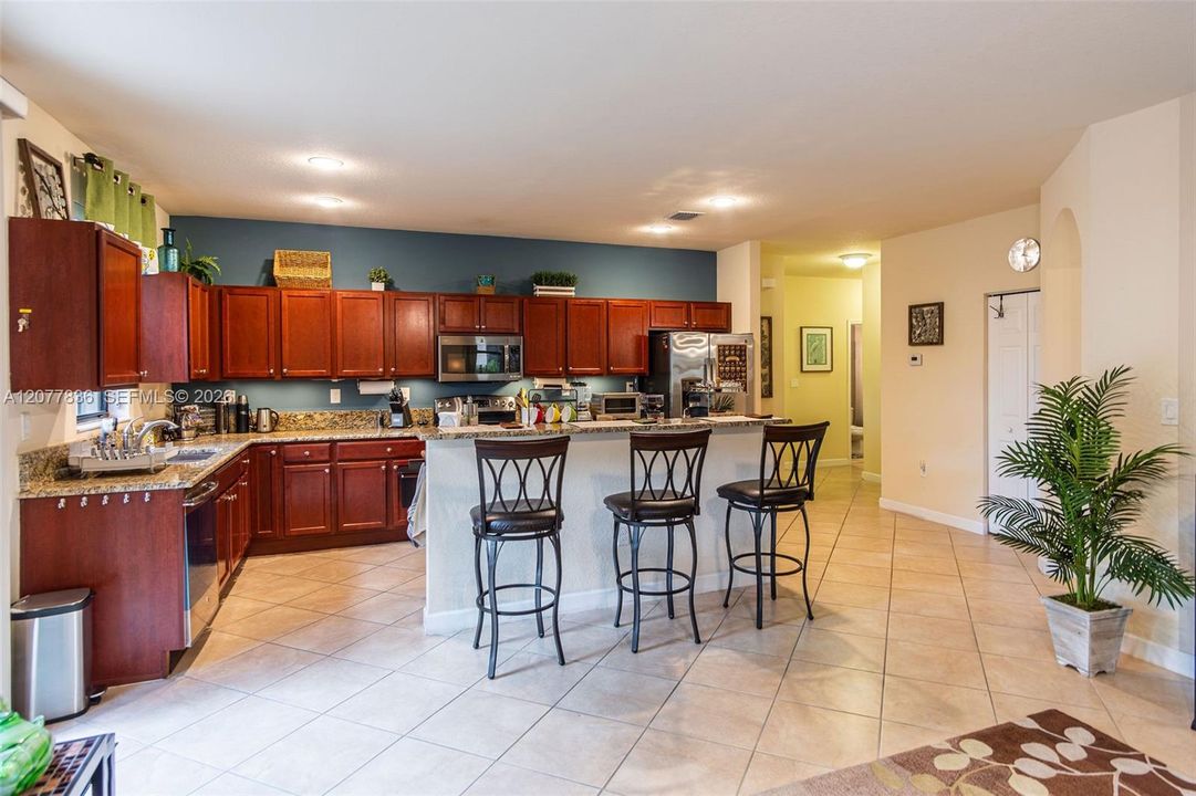 En Venta: $675,000 (5 camas, 3 baños, 3196 Pies cuadrados)