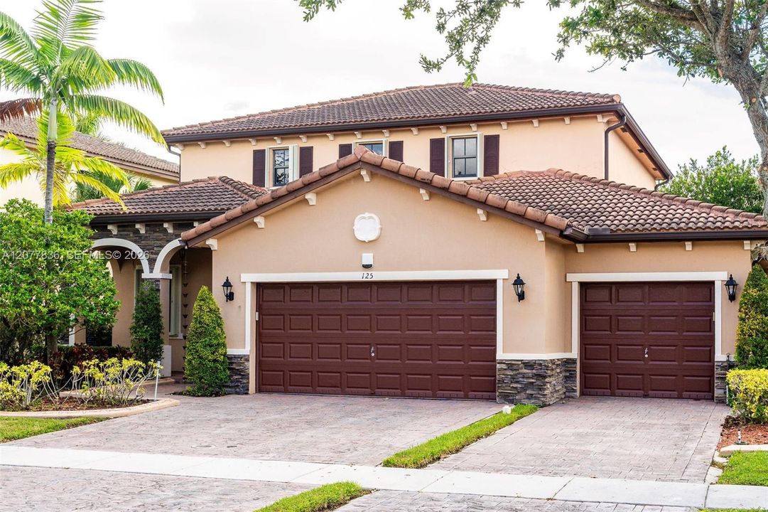 En Venta: $675,000 (5 camas, 3 baños, 3196 Pies cuadrados)