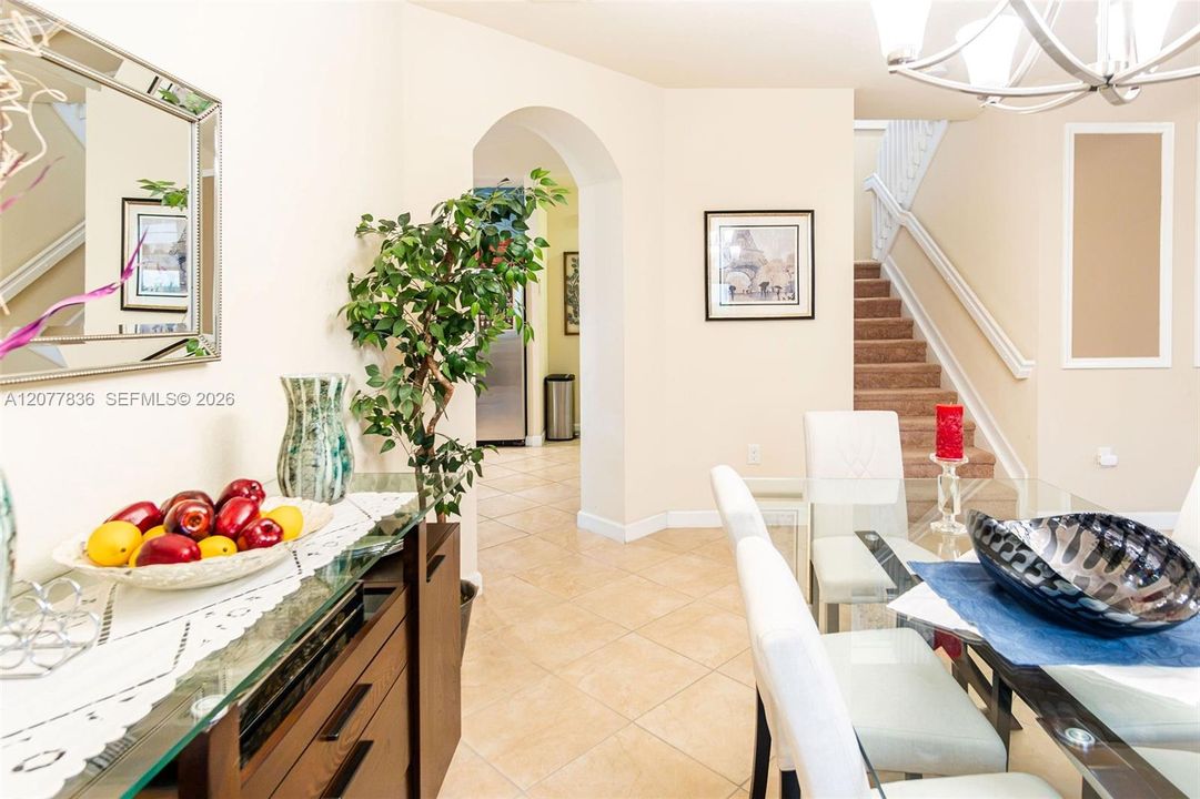 En Venta: $675,000 (5 camas, 3 baños, 3196 Pies cuadrados)