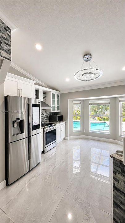 For Rent: $4,200 (3 beds, 2 baths, 1222 Square Feet)