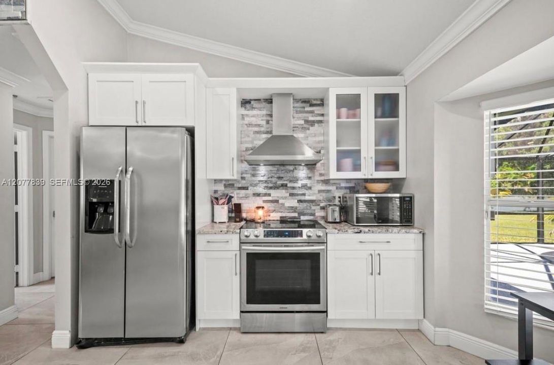 For Rent: $4,200 (3 beds, 2 baths, 1222 Square Feet)