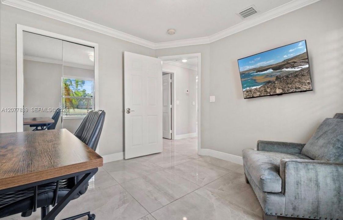 For Rent: $4,200 (3 beds, 2 baths, 1222 Square Feet)