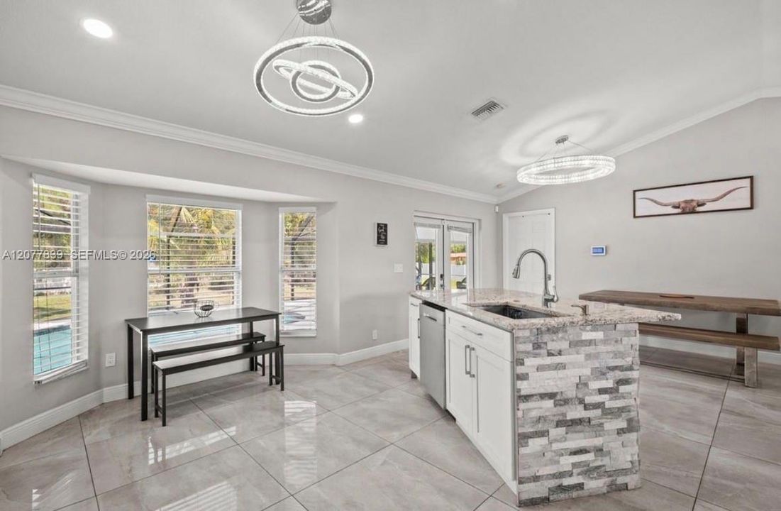 For Rent: $4,200 (3 beds, 2 baths, 1222 Square Feet)