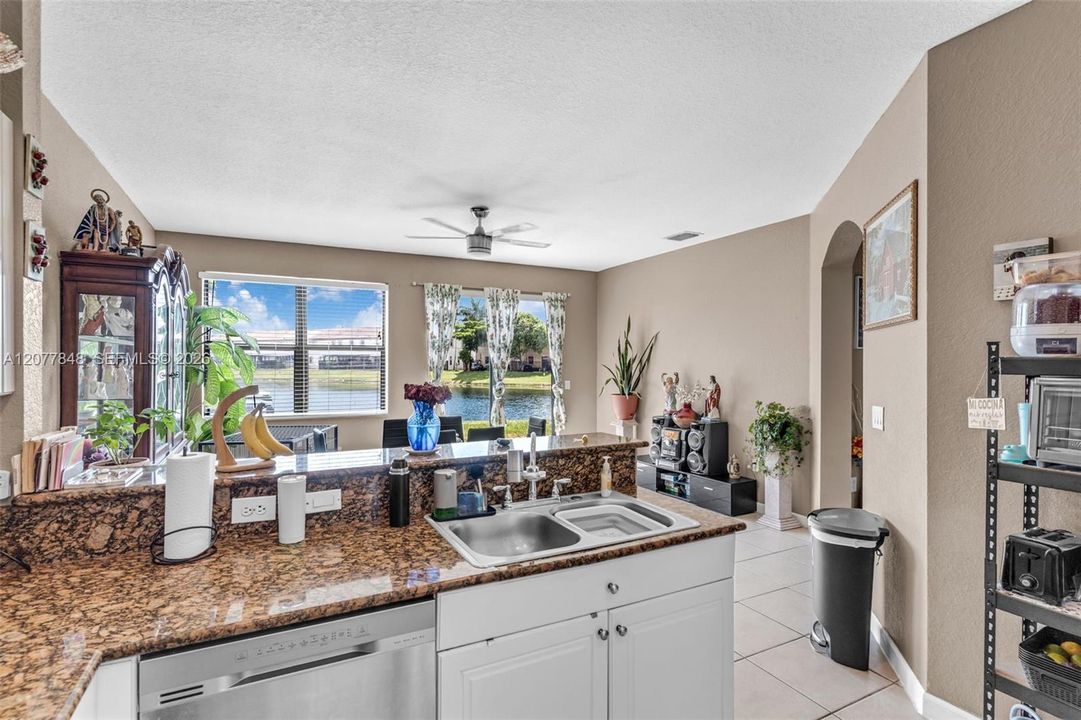 For Sale: $499,900 (4 beds, 2 baths, 2016 Square Feet)