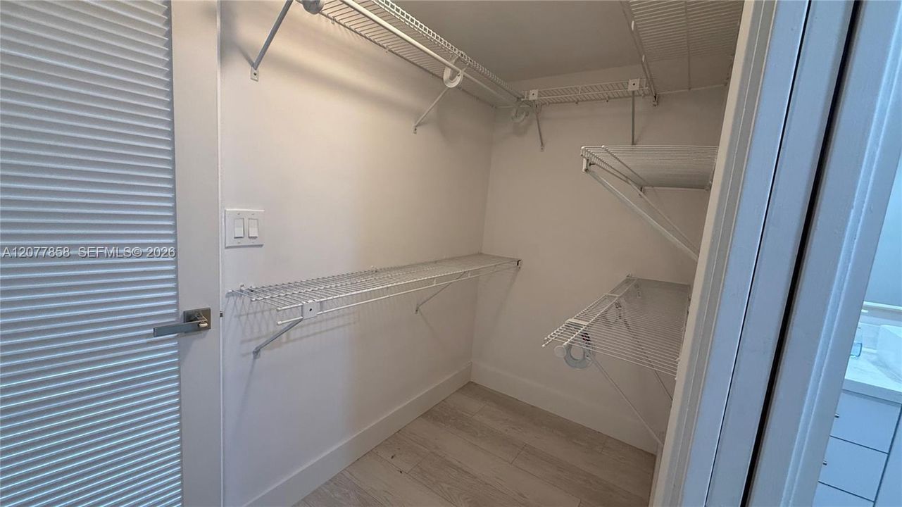 На продажу: $365,000 (1 спален, 1 ванн, 900 Квадратных фут)