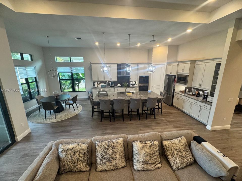 En Venta: $1,375,000 (4 camas, 3 baños, 3534 Pies cuadrados)
