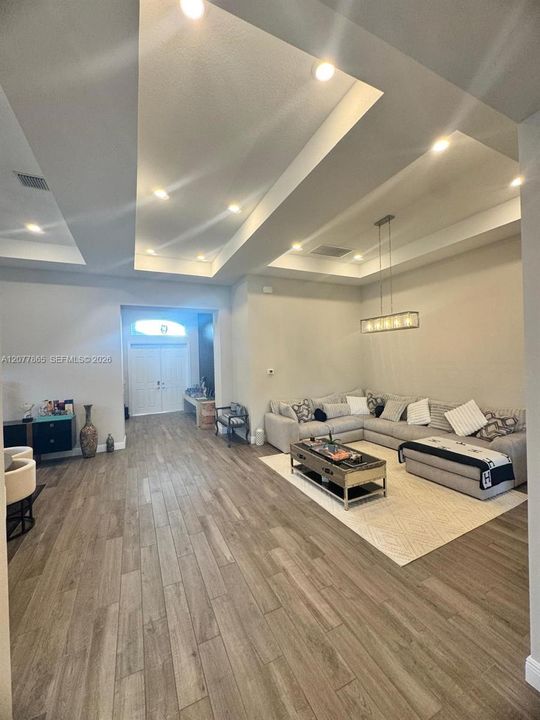 En Venta: $1,375,000 (4 camas, 3 baños, 3534 Pies cuadrados)