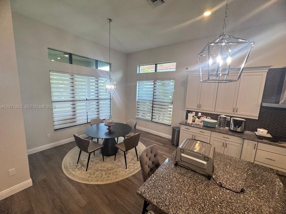 En Venta: $1,375,000 (4 camas, 3 baños, 3534 Pies cuadrados)