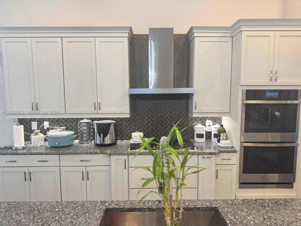 En Venta: $1,375,000 (4 camas, 3 baños, 3534 Pies cuadrados)