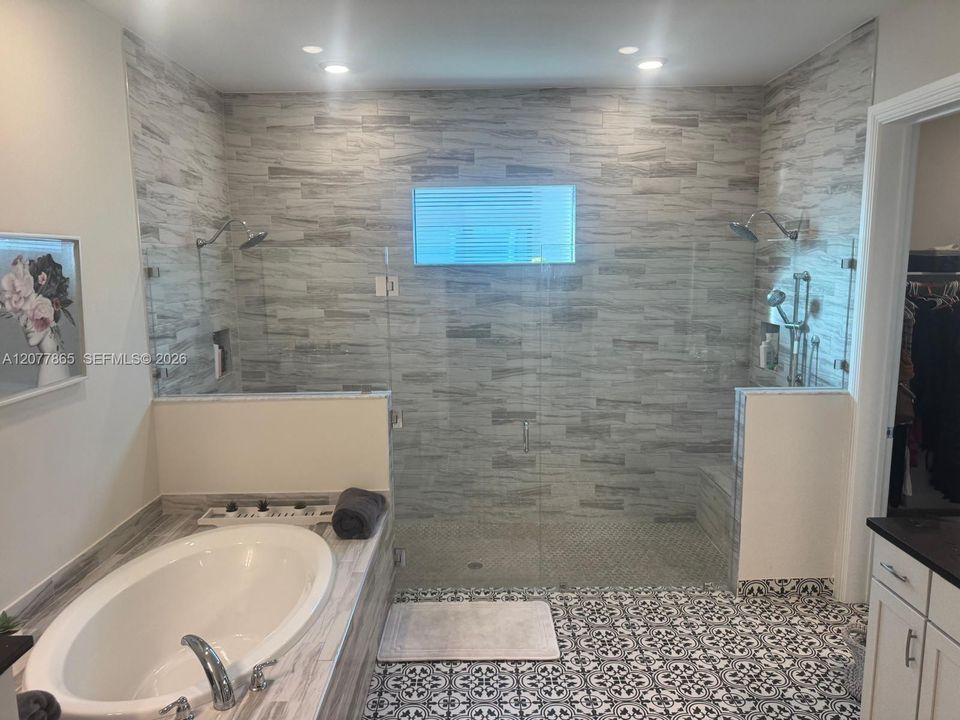 En Venta: $1,375,000 (4 camas, 3 baños, 3534 Pies cuadrados)