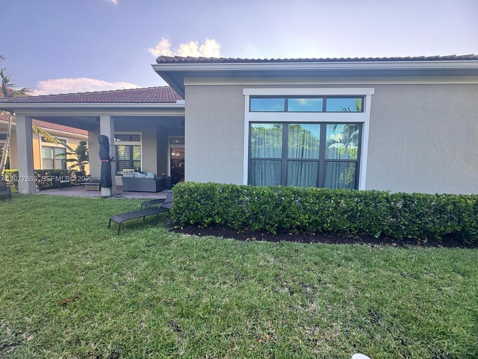 En Venta: $1,375,000 (4 camas, 3 baños, 3534 Pies cuadrados)