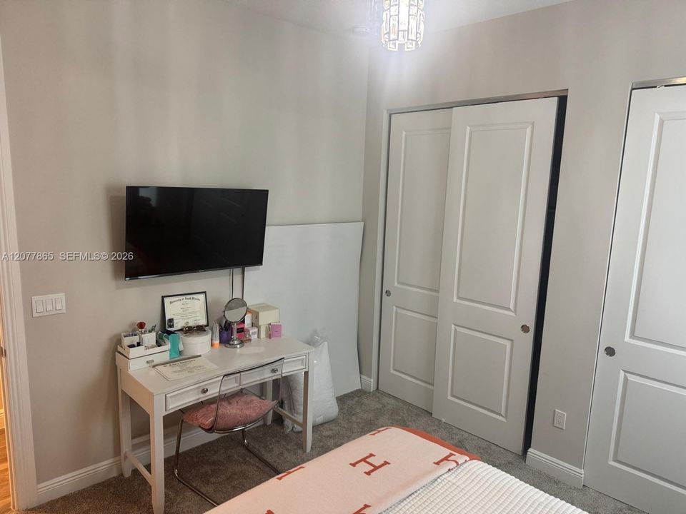 En Venta: $1,375,000 (4 camas, 3 baños, 3534 Pies cuadrados)