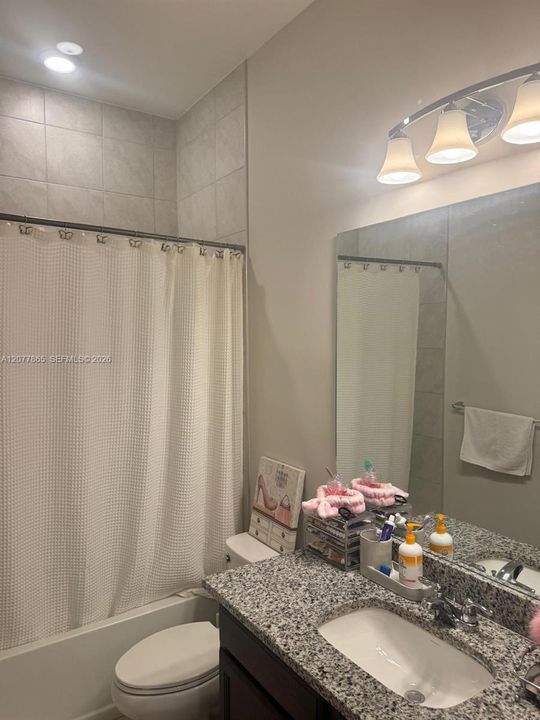 En Venta: $1,375,000 (4 camas, 3 baños, 3534 Pies cuadrados)