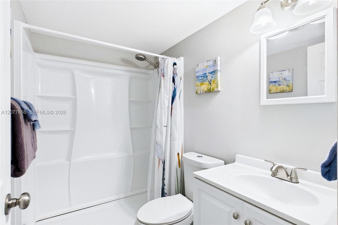 THE CRANE ROOM Each unit includes its own private bathroom, adding convenience and privacy for both short-term vacation guests and longer-term residents.