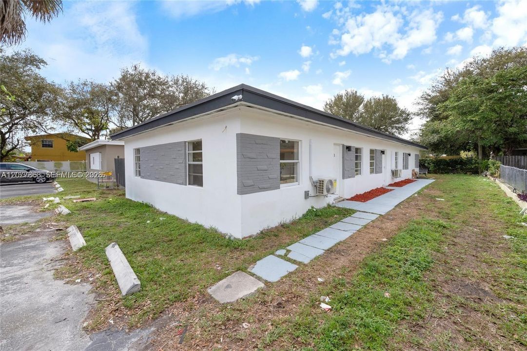 En Venta: $799,900 (0 camas, 0 baños, 1988 Pies cuadrados)