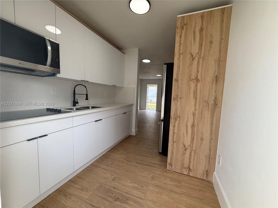 En Venta: $799,900 (0 camas, 0 baños, 1988 Pies cuadrados)