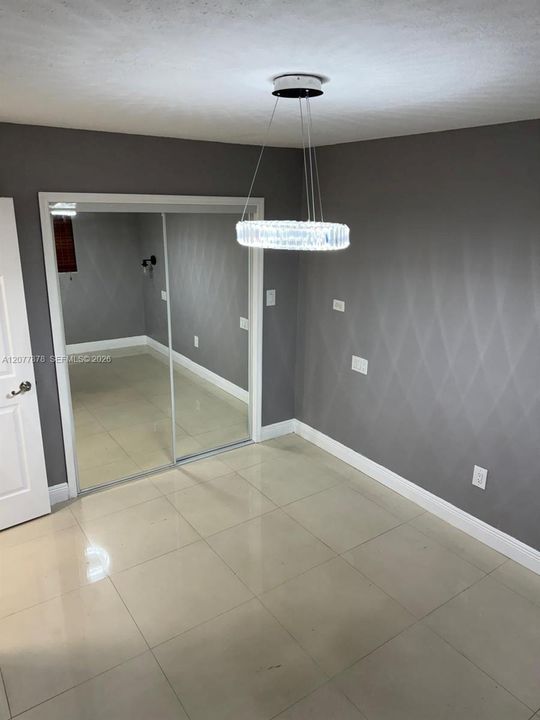 For Rent: $3,100 (3 beds, 1 baths, 847 Square Feet)