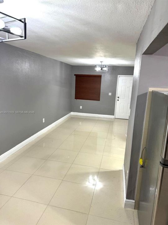 For Rent: $3,100 (3 beds, 1 baths, 847 Square Feet)