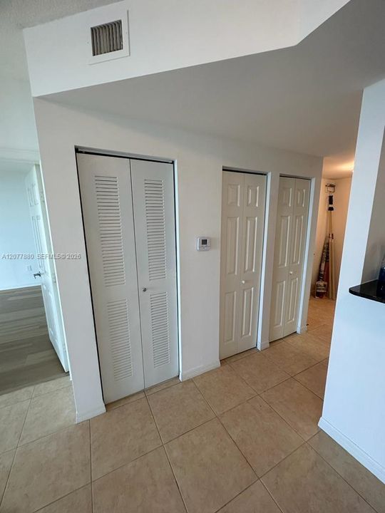 For Rent: $2,395 (1 beds, 1 baths, 729 Square Feet)