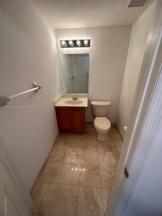 For Rent: $2,395 (1 beds, 1 baths, 729 Square Feet)