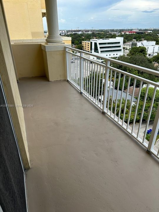 For Rent: $2,395 (1 beds, 1 baths, 729 Square Feet)