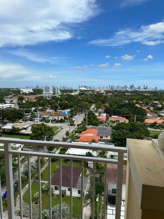 For Rent: $2,395 (1 beds, 1 baths, 729 Square Feet)