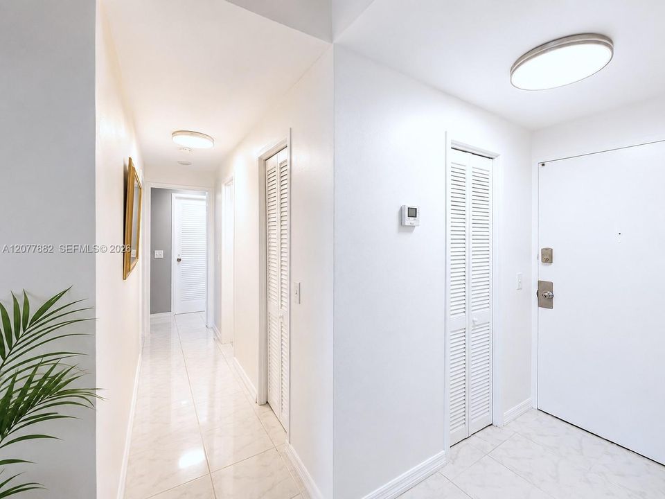 For Rent: $4,500 (2 beds, 2 baths, 1090 Square Feet)
