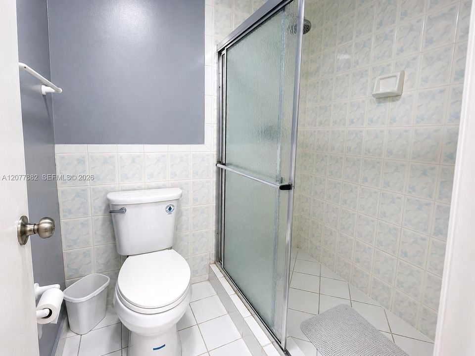 For Rent: $4,500 (2 beds, 2 baths, 1090 Square Feet)