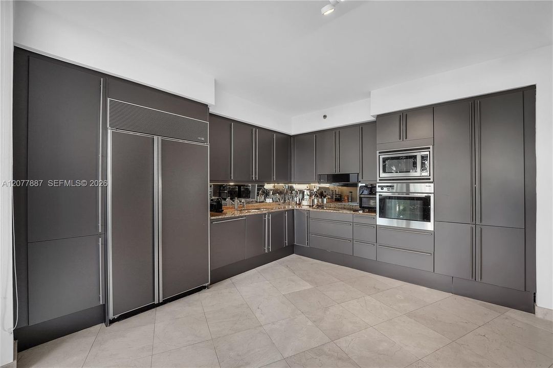 For Rent: $18,500 (3 beds, 3 baths, 2190 Square Feet)