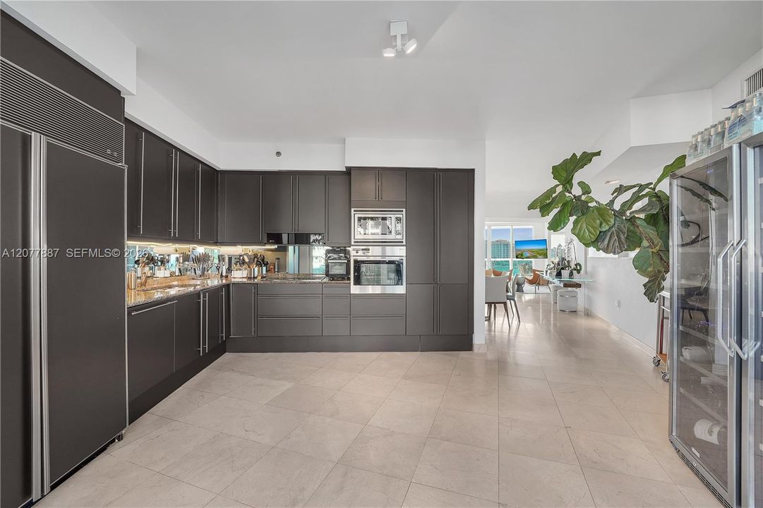 For Rent: $18,500 (3 beds, 3 baths, 2190 Square Feet)
