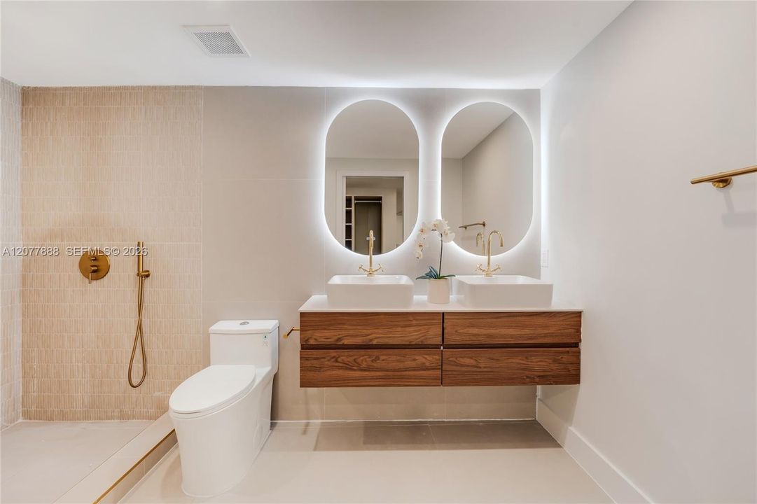 На продажу: $929,000 (3 спален, 3 ванн, 1603 Квадратных фут)