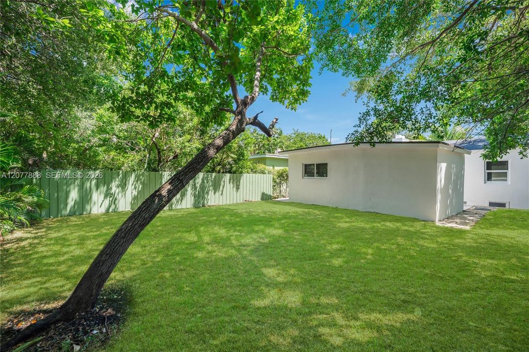 En Venta: $895,000 (3 camas, 3 baños, 1603 Pies cuadrados)