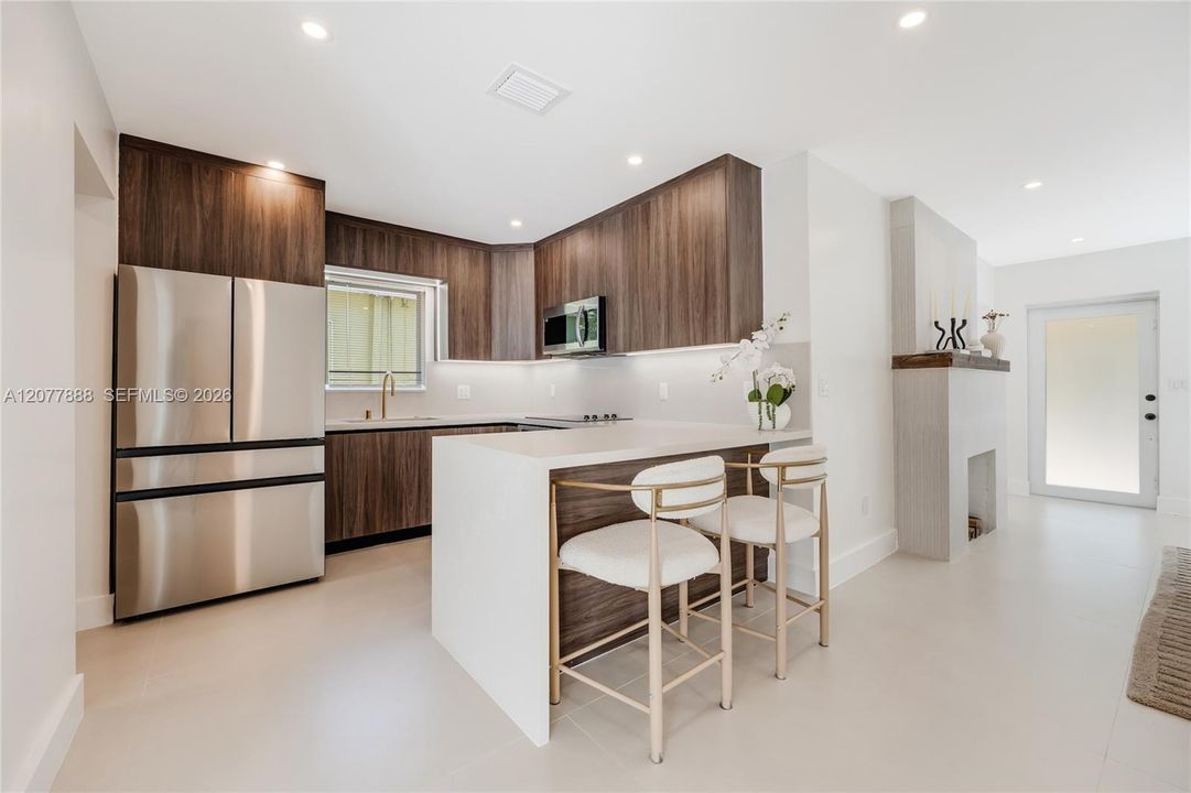 На продажу: $929,000 (3 спален, 3 ванн, 1603 Квадратных фут)