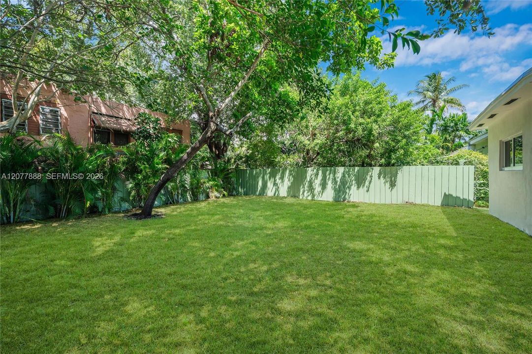 En Venta: $895,000 (3 camas, 3 baños, 1603 Pies cuadrados)
