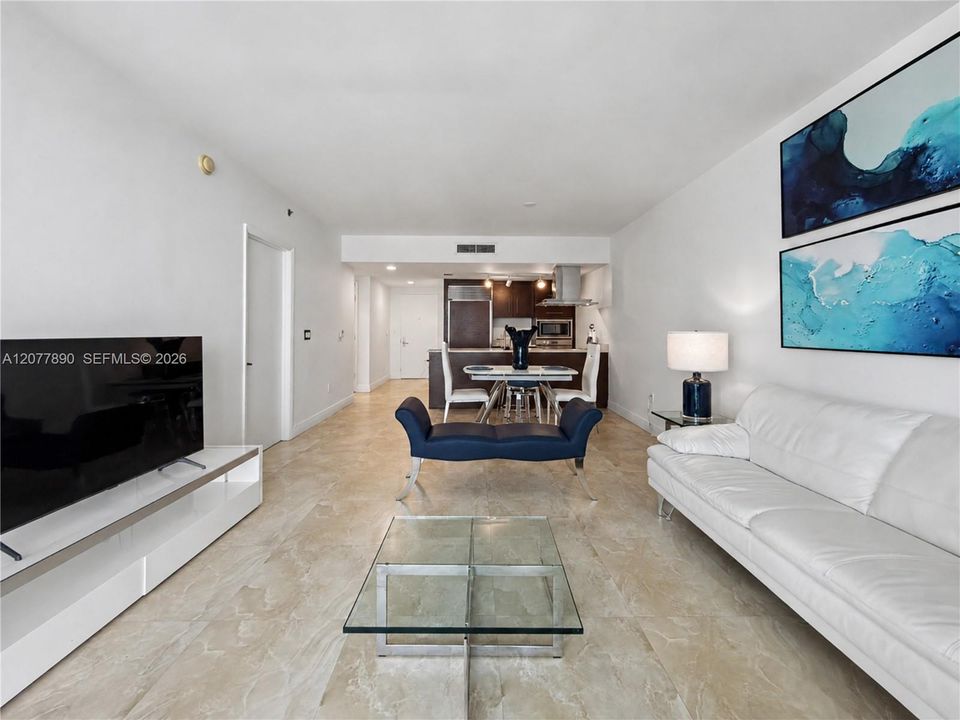 For Rent: $3,700 (1 beds, 1 baths, 984 Square Feet)