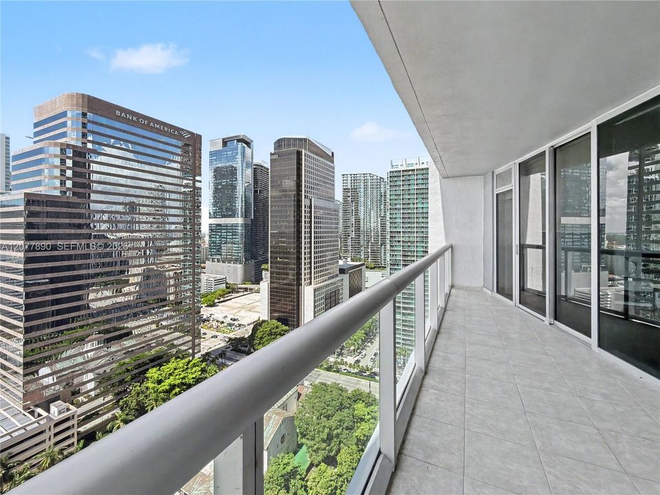 For Rent: $3,700 (1 beds, 1 baths, 984 Square Feet)