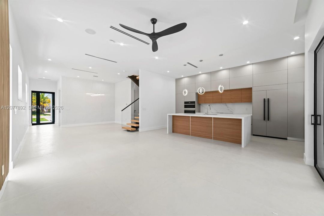 В аренду: $9,250 (3 спален, 3 ванн, 2213 Квадратных фут)