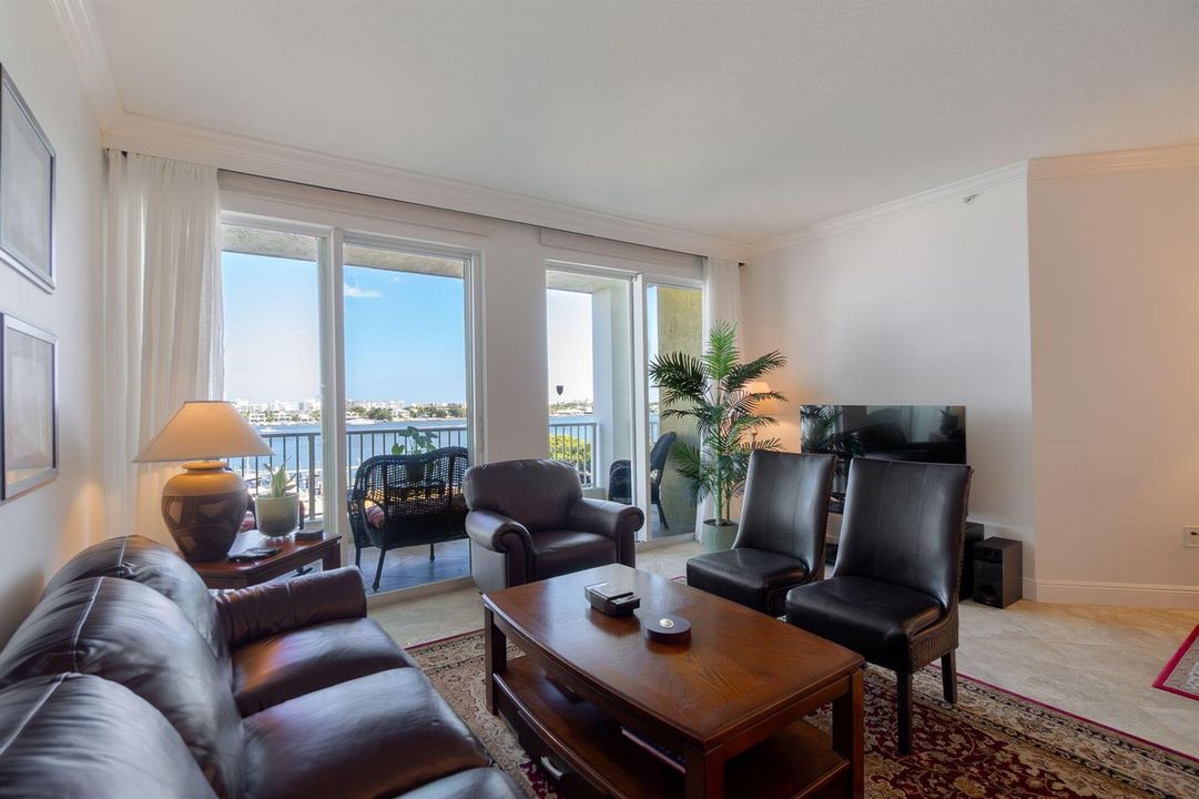 Living Area+