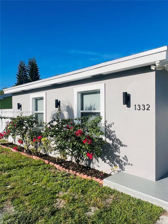 For Sale: $495,000 (4 beds, 2 baths, 1225 Square Feet)