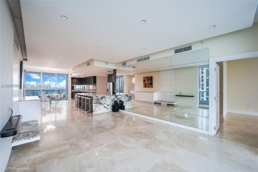 For Rent: $7,950 (2 beds, 3 baths, 1694 Square Feet)