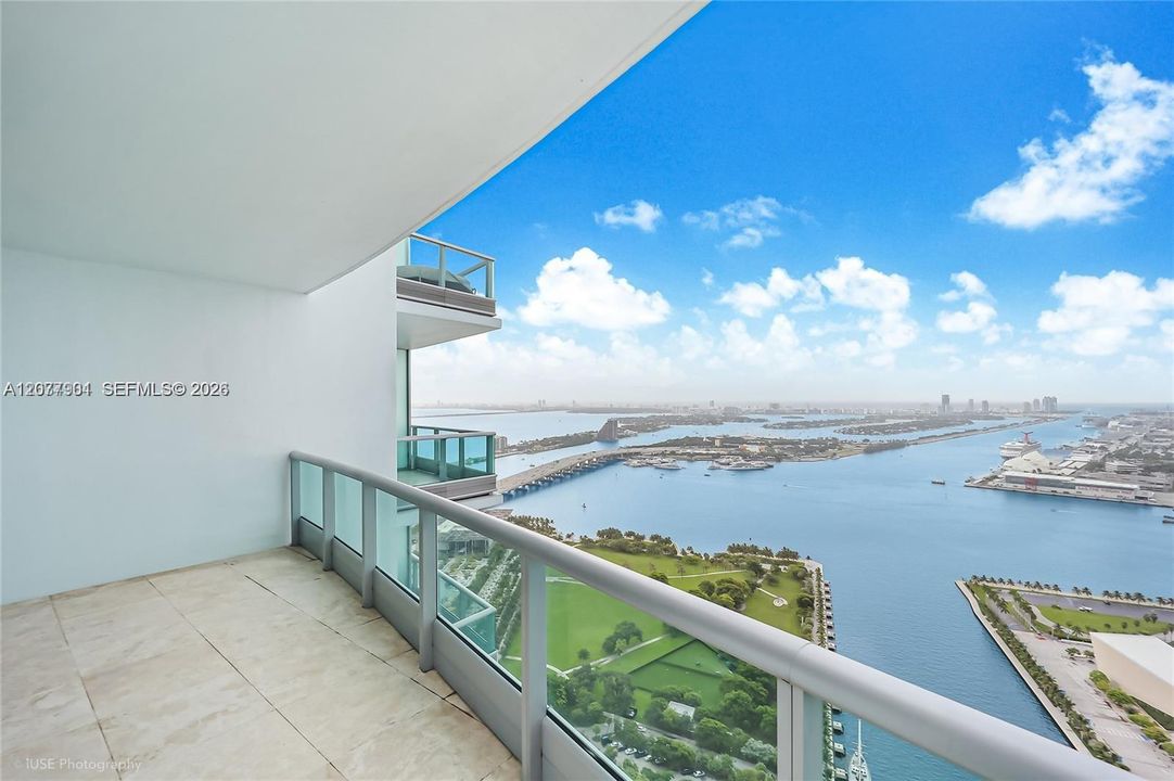 For Rent: $7,950 (2 beds, 3 baths, 1694 Square Feet)