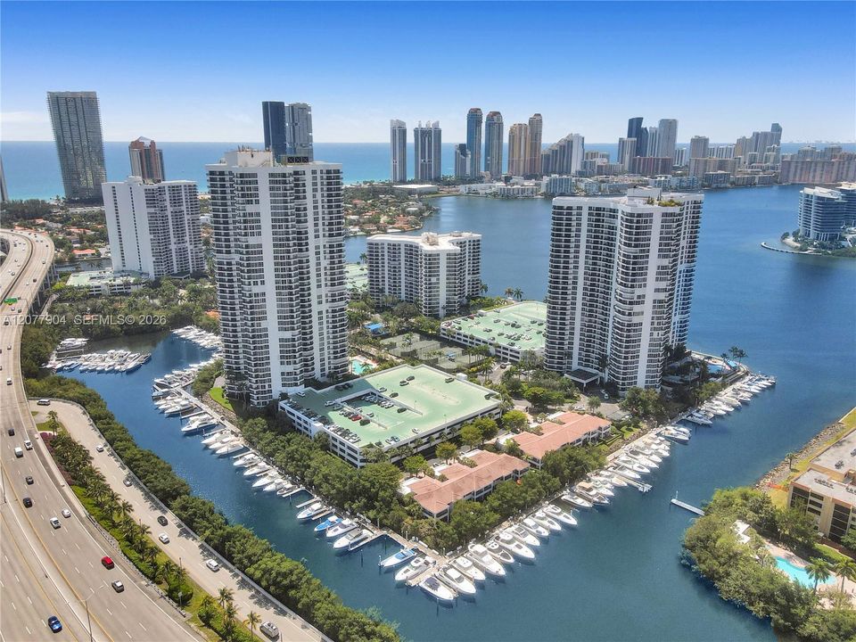 待售: $489,000 (2 贝兹, 2 浴室, 1353 平方英尺)