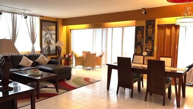For Sale: $345,000 (2 beds, 2 baths, 1344 Square Feet)