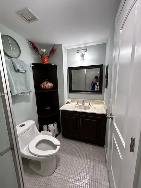 For Sale: $345,000 (2 beds, 2 baths, 1344 Square Feet)