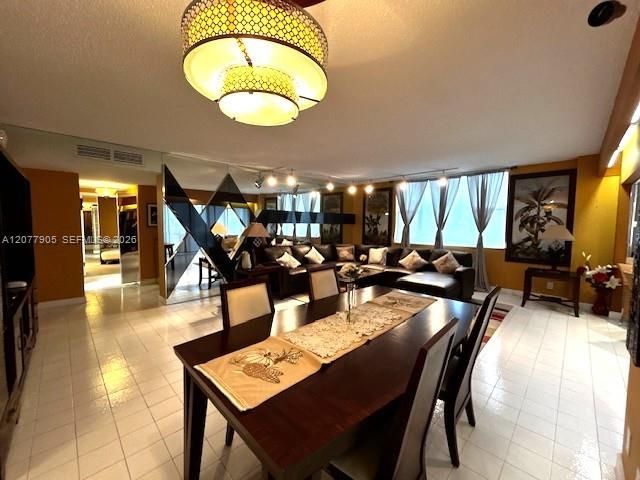 For Sale: $345,000 (2 beds, 2 baths, 1344 Square Feet)