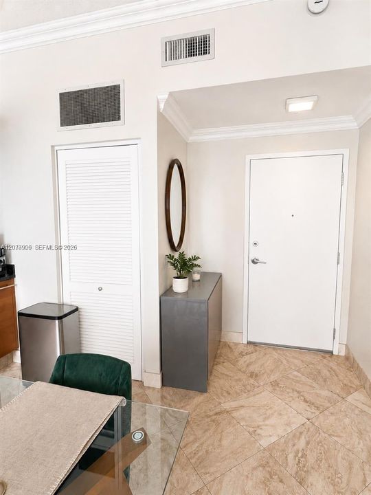 В аренду: $3,400 (1 спален, 1 ванн, 0 Квадратных фут)