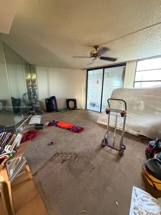 For Sale: $205,000 (2 beds, 2 baths, 1083 Square Feet)