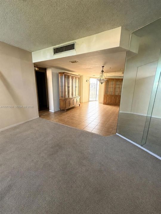 For Sale: $205,000 (2 beds, 2 baths, 1083 Square Feet)